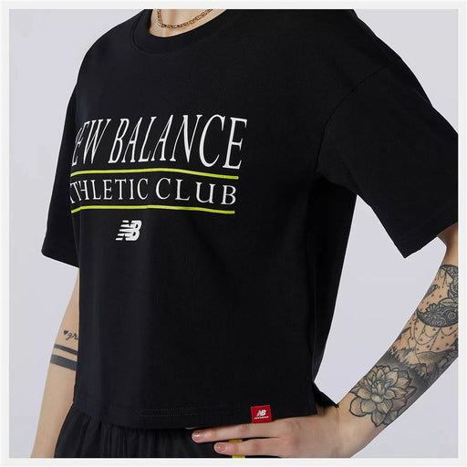Damen Kurzarm-T-Shirt New Balance Essentials Athletic Club Boxy Schwarz