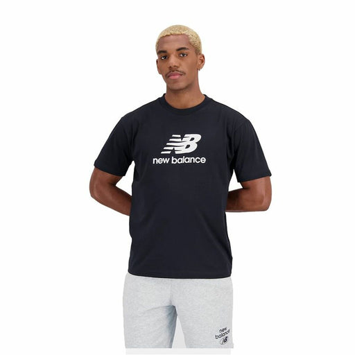 Herren Kurzarm-T-Shirt New Balance Essentials Stacked Logo Schwarz